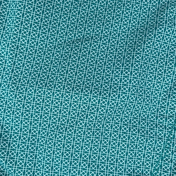 EUC Banana Republic Women's Teal Patterned Shorts - Picture 3 of 4